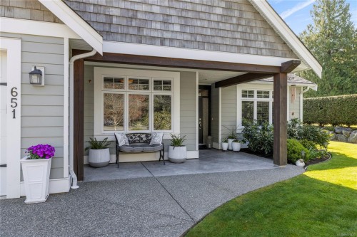 651 Eaglecrest Dr, Qualicum Beach, BC 