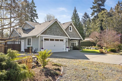 651 Eaglecrest Dr, Qualicum Beach, BC 