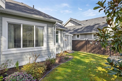 651 Eaglecrest Dr, Qualicum Beach, BC 