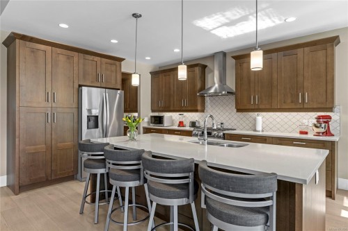 651 Eaglecrest Dr, Qualicum Beach, BC 