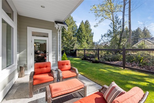 651 Eaglecrest Dr, Qualicum Beach, BC 