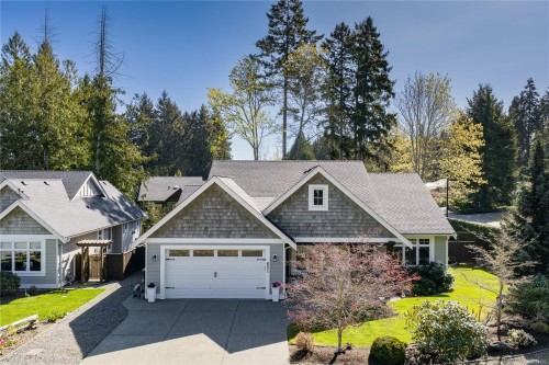 651 Eaglecrest Dr, Qualicum Beach, BC 