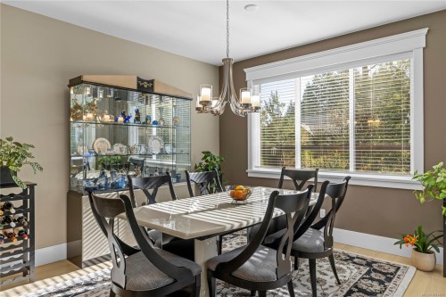 651 Eaglecrest Dr, Qualicum Beach, BC 