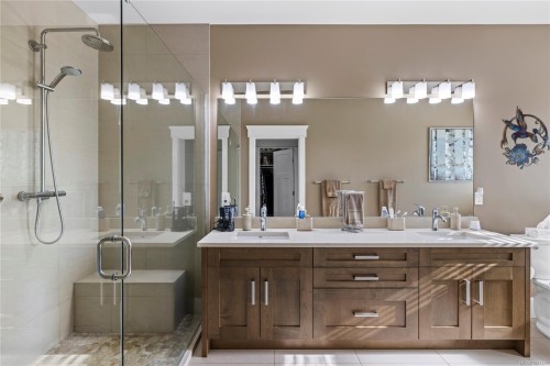 651 Eaglecrest Dr, Qualicum Beach, BC 