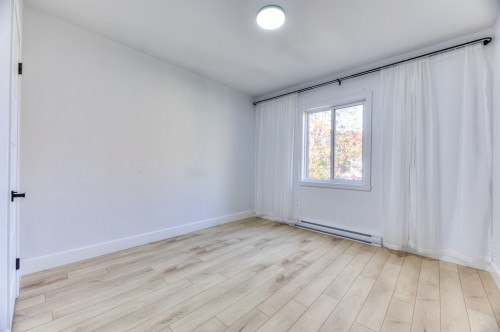 Bedroom - 20 Boul. Goineau, Laval (Pont-Viau), QC - Indoor Photo Showing Other Room