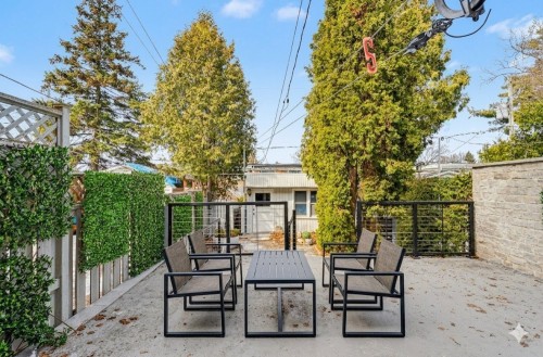 Terrasse - 7 Place Gounod, Laval (Saint-Vincent-De-Paul), QC 