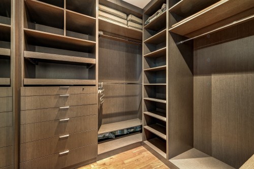 Closet - Ph-D-1200 Boul. De Maisonneuve O., Montréal (Ville-Marie), QC - Indoor With Storage