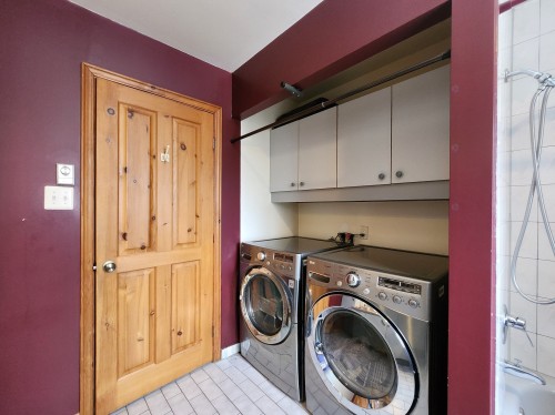 Salle de bains - 200 Rg Des Grès, Saint-Étienne-Des-Grès, QC - Indoor Photo Showing Laundry Room