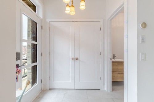 Hall d'entrée/Vestibule - 129 Rue D'Ambre, Candiac, QC - Indoor Photo Showing Other Room