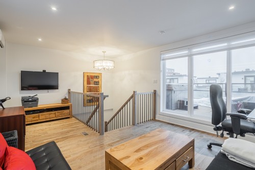 Mezzanine - 129 Rue D'Ambre, Candiac, QC - Indoor Photo Showing Other Room