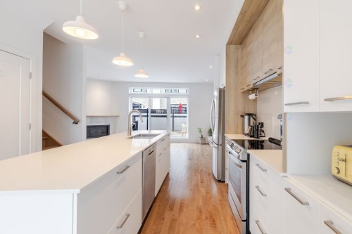 Cuisine - 129 Rue D'Ambre, Candiac, QC - Indoor Photo Showing Kitchen With Double Sink With Upgraded Kitchen