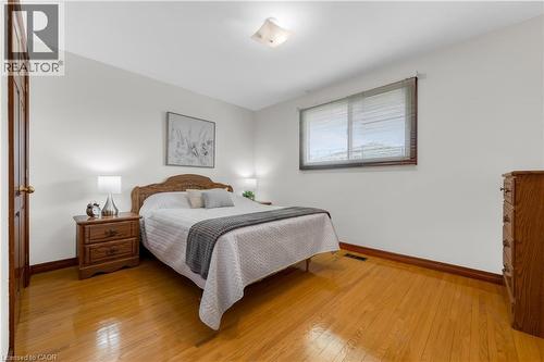 11 Forest Hill Crescent, Hamilton, ON - Indoor Photo Showing Bedroom