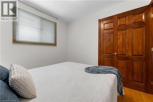 11 Forest Hill Crescent, Hamilton, ON - Indoor Photo Showing Bedroom