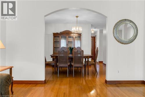 11 Forest Hill Crescent, Hamilton, ON - Indoor Photo Showing Dining Room