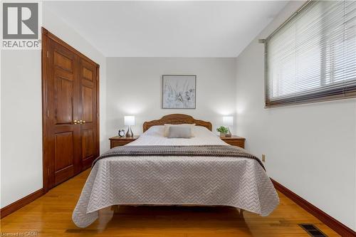 11 Forest Hill Crescent, Hamilton, ON - Indoor Photo Showing Bedroom