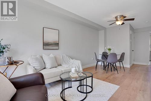 91 - 750 Lawrence Street, Cambridge, ON - Indoor Photo Showing Living Room