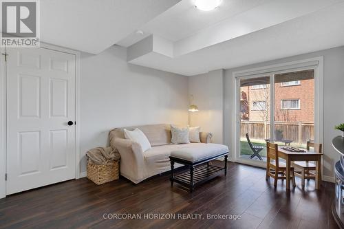 91 - 750 Lawrence Street, Cambridge, ON - Indoor Photo Showing Living Room