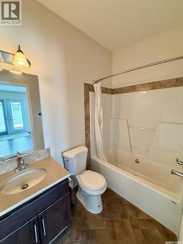 179 Chateau Crescent, Pilot Butte, SK - Indoor Photo Showing Bathroom