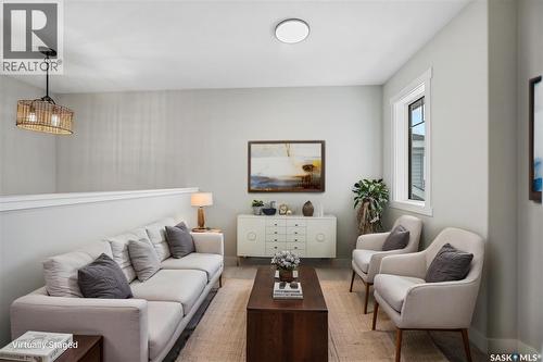 446 Fortosky Manor, Saskatoon, SK - Indoor Photo Showing Living Room