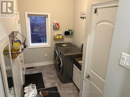 143 Mondial Crescent, East Gwillimbury, ON - Indoor Photo Showing Laundry Room