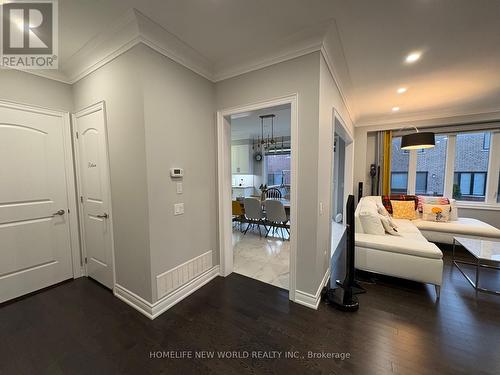 143 Mondial Crescent, East Gwillimbury, ON - Indoor Photo Showing Other Room