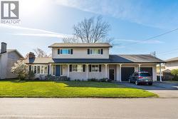4104 Longview Dr Saanich, BC V8N 2K7
