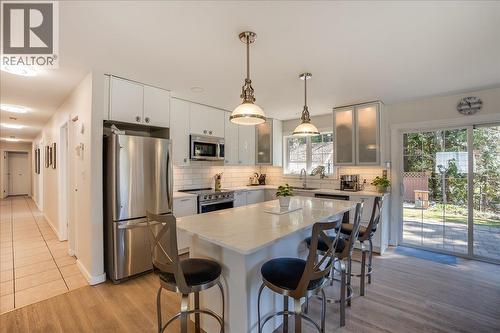 210 Bayview Street, Kaslo, BC - Indoor Photo Showing Kitchen With Upgraded Kitchen