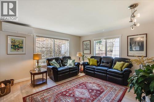 210 Bayview Street, Kaslo, BC - Indoor Photo Showing Living Room