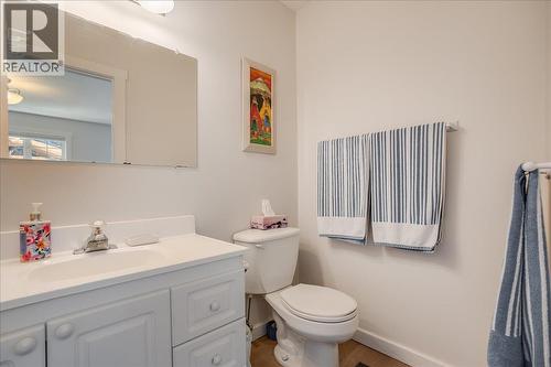 210 Bayview Street, Kaslo, BC - Indoor Photo Showing Bathroom