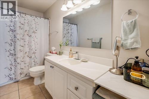 210 Bayview Street, Kaslo, BC - Indoor Photo Showing Bathroom