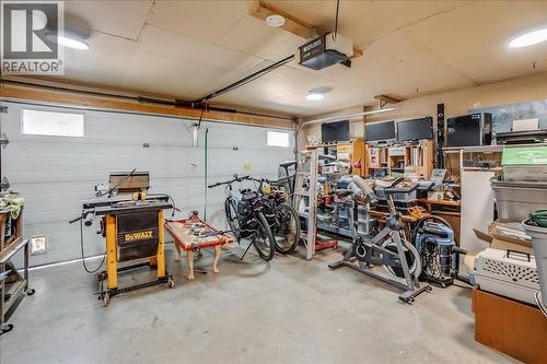 210 Bayview Street, Kaslo, BC - Indoor Photo Showing Garage