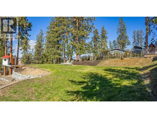 Upper lawn and gardens - 488 Sheila Crescent, Kelowna, BC - Outdoor