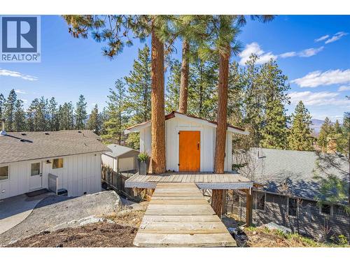 Backyard play house - 488 Sheila Crescent, Kelowna, BC - Outdoor