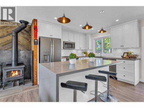 488 Sheila Crescent, Kelowna, BC - Indoor Photo Showing Kitchen With Upgraded Kitchen