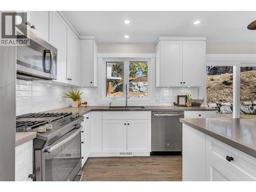 488 Sheila Crescent, Kelowna, BC - Indoor Photo Showing Kitchen With Upgraded Kitchen