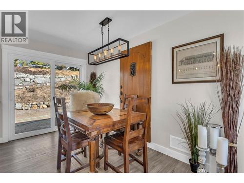 488 Sheila Crescent, Kelowna, BC - Indoor Photo Showing Dining Room