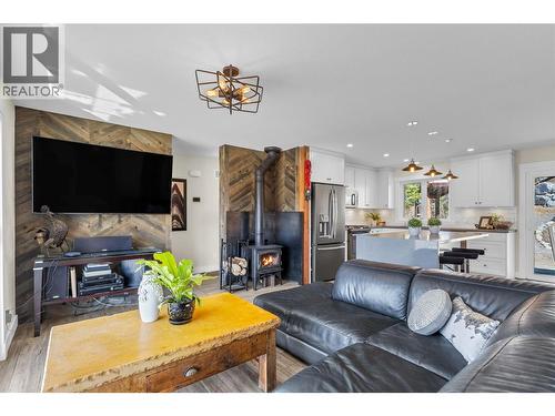 Main Living Area - 488 Sheila Crescent, Kelowna, BC - Indoor Photo Showing Living Room