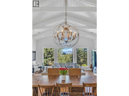 2376 Saucier Road, Kelowna, BC - Indoor Photo Showing Dining Room