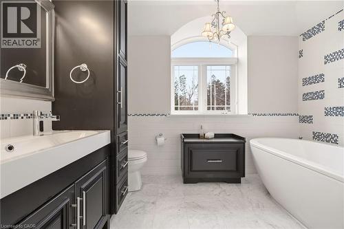 991 Glenwood Avenue, Burlington, ON - Indoor Photo Showing Bathroom