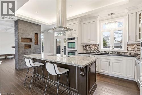 991 Glenwood Avenue, Burlington, ON - Indoor Photo Showing Kitchen With Upgraded Kitchen