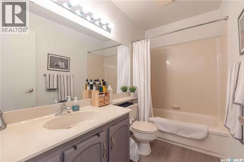 52 455 Pinehouse Drive, Saskatoon, SK - Indoor Photo Showing Bathroom