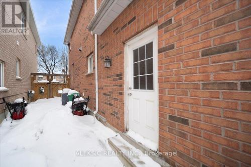 33 Hillpath Crescent, Brampton, ON - Outdoor With Exterior