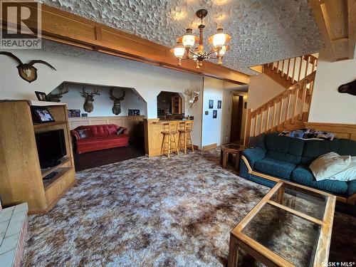 474 Steele Crescent, Swift Current, SK - Indoor Photo Showing Living Room