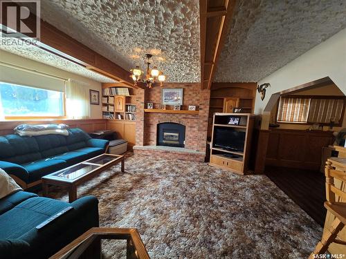 474 Steele Crescent, Swift Current, SK - Indoor Photo Showing Living Room With Fireplace