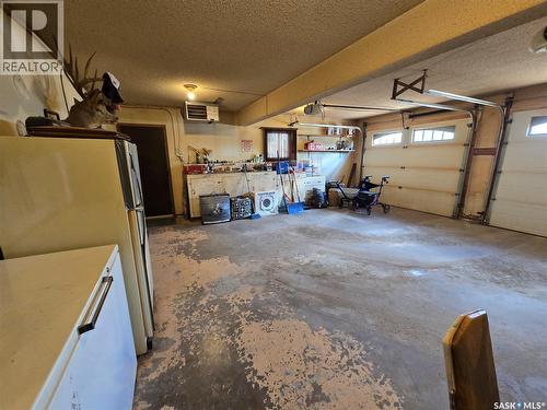 474 Steele Crescent, Swift Current, SK - Indoor Photo Showing Garage