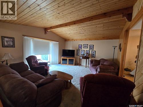 474 Steele Crescent, Swift Current, SK - Indoor Photo Showing Living Room