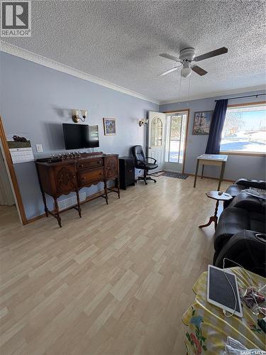 207 Third Avenue W, Kelvington, SK - Indoor