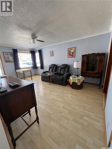 207 Third Avenue W, Kelvington, SK - Indoor