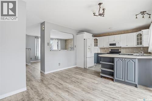 3 Carson Road, Regina, SK - Indoor Photo Showing Kitchen