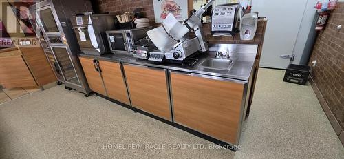 6465 Airport Road, Mississauga, ON 